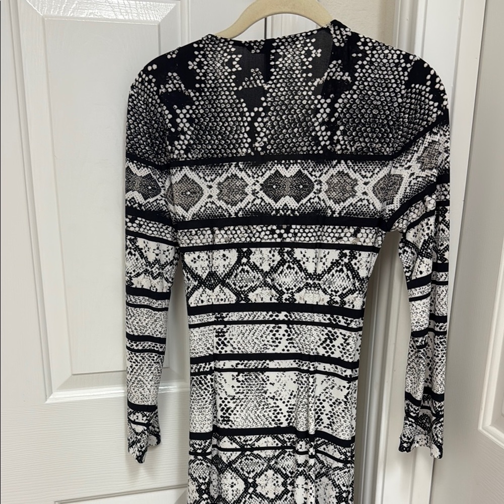 BCBG Black and White Patterned Wrap Dress - Picture 8 of 11